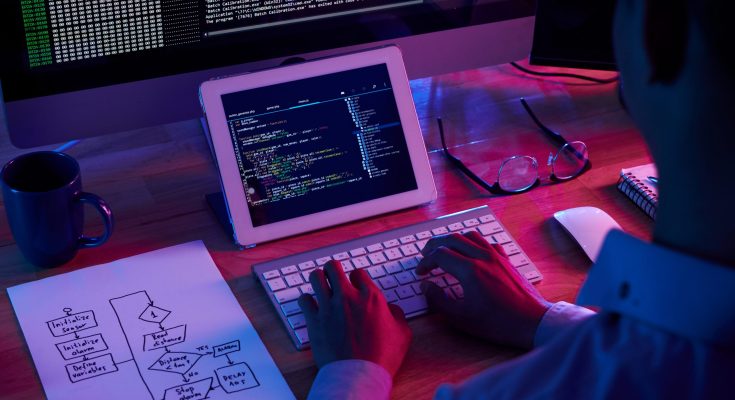 Code Editor Ringan dengan Fitur Plugin Keren