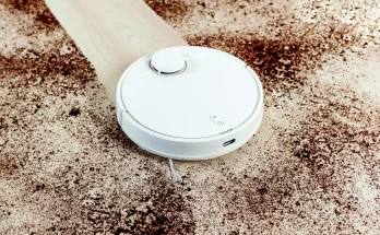 Vacuum Robot Multifungsi: Menyapu, Menyedot, dan Mengepel Sekaligus