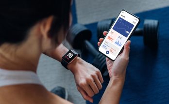 Fitness Tracker dengan Fitur Canggih Tahun Ini