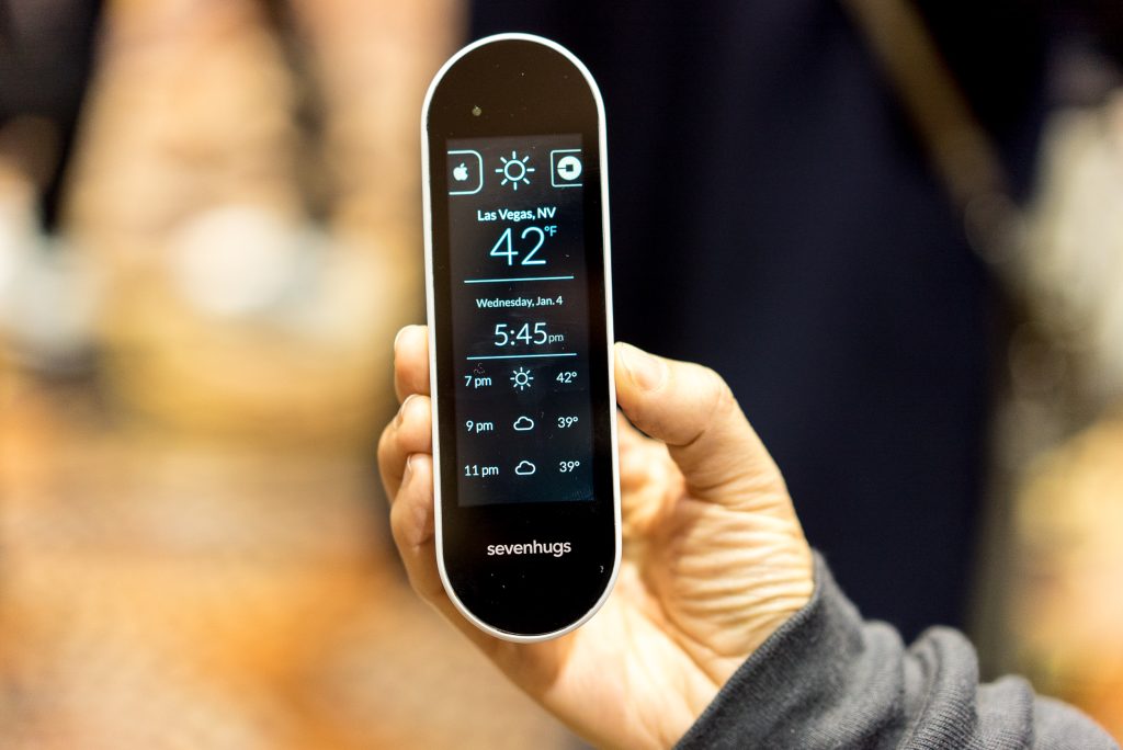 Smart Remote: Dari Remote Tradisional Menuju Otomatisasi Rumah Modern
